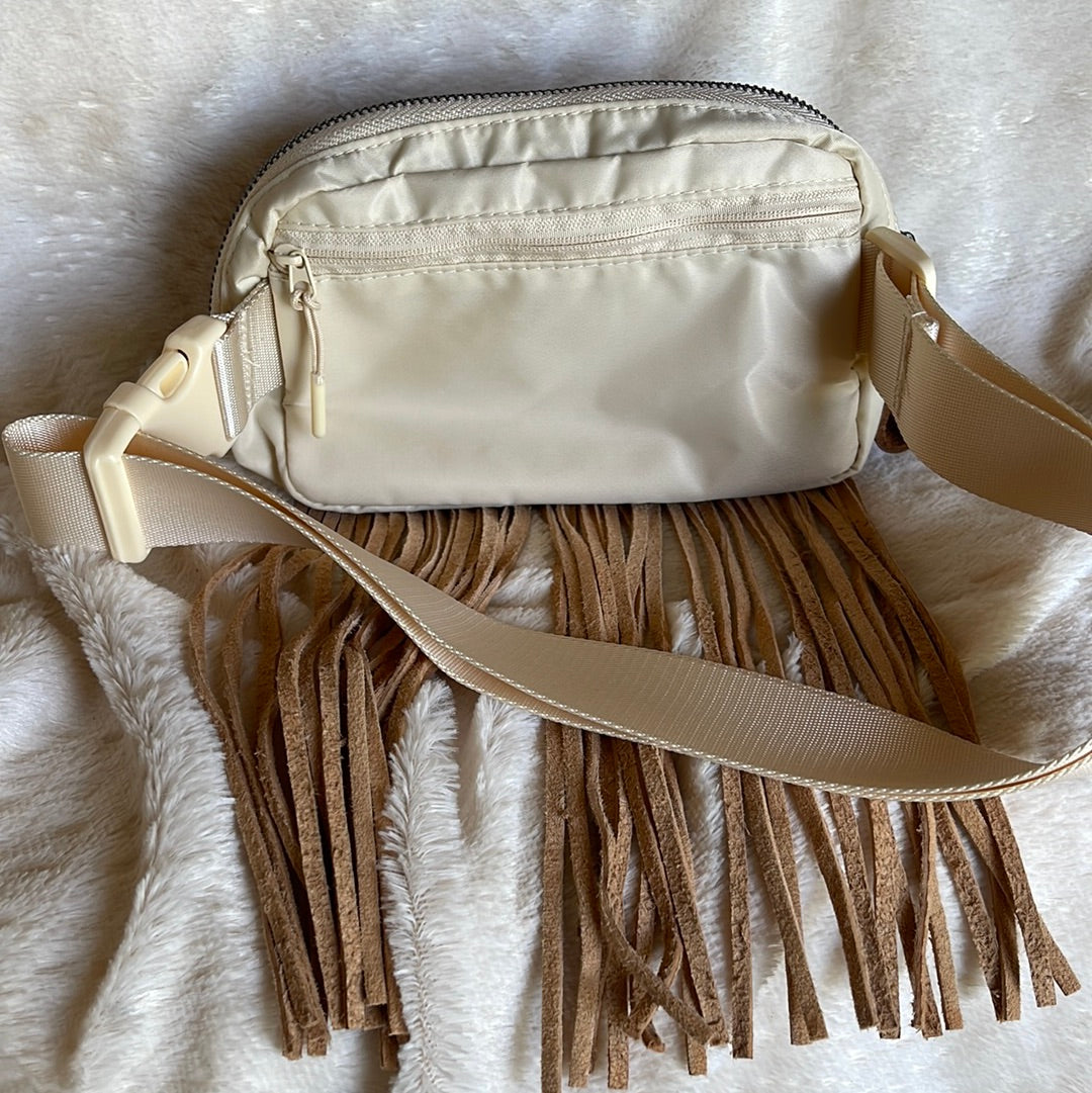 Belt bag w/ fringe