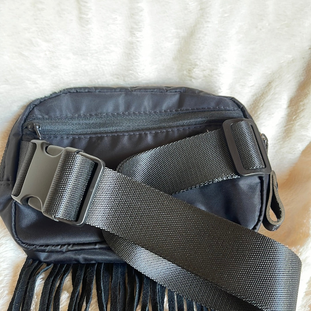 Belt bag w/ fringe