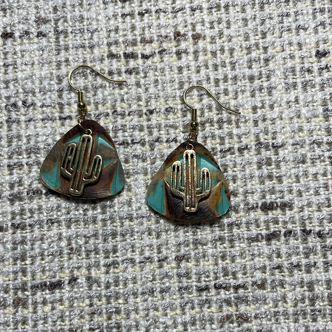 Earrings w/ cactus charm